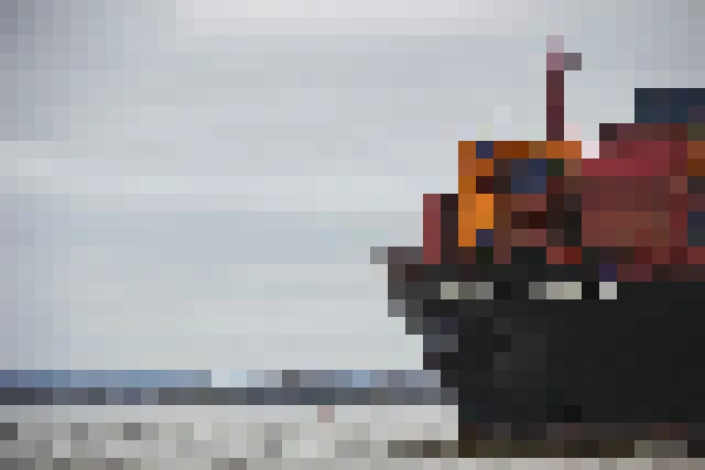 Very low resolution container ship