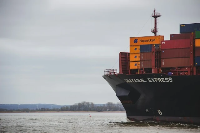 High resolution container ship